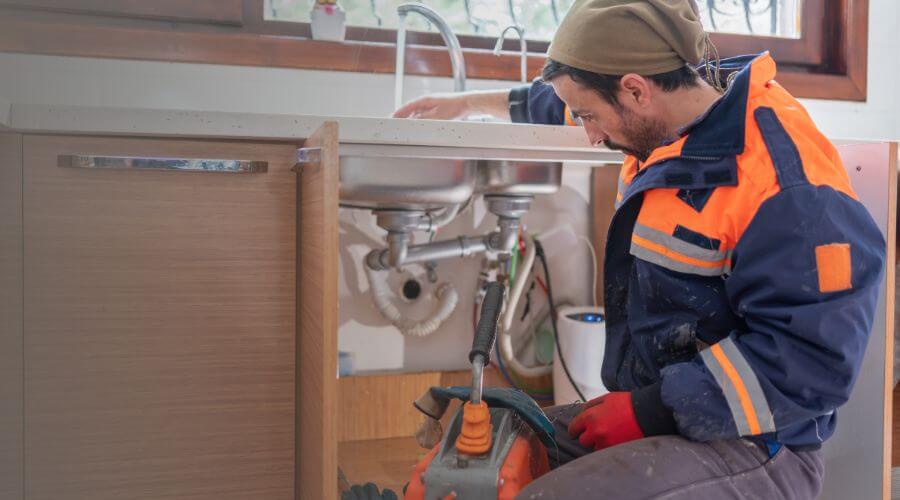 Expert burst pipe repair services in Edroy, TX